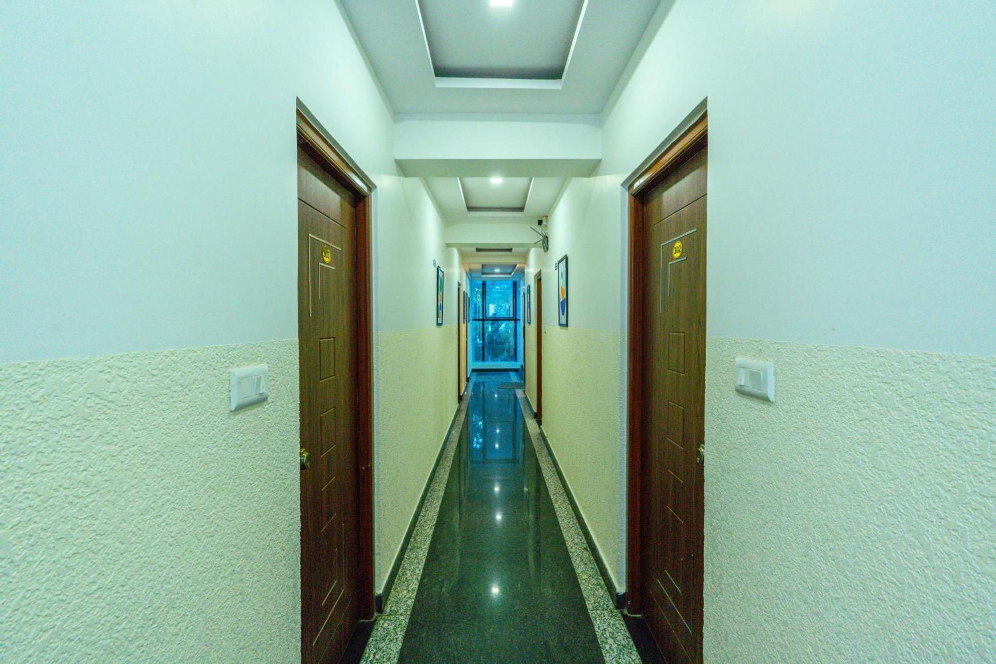 Treebo Elmas Grand Hotell Bangalore Exteriör bild