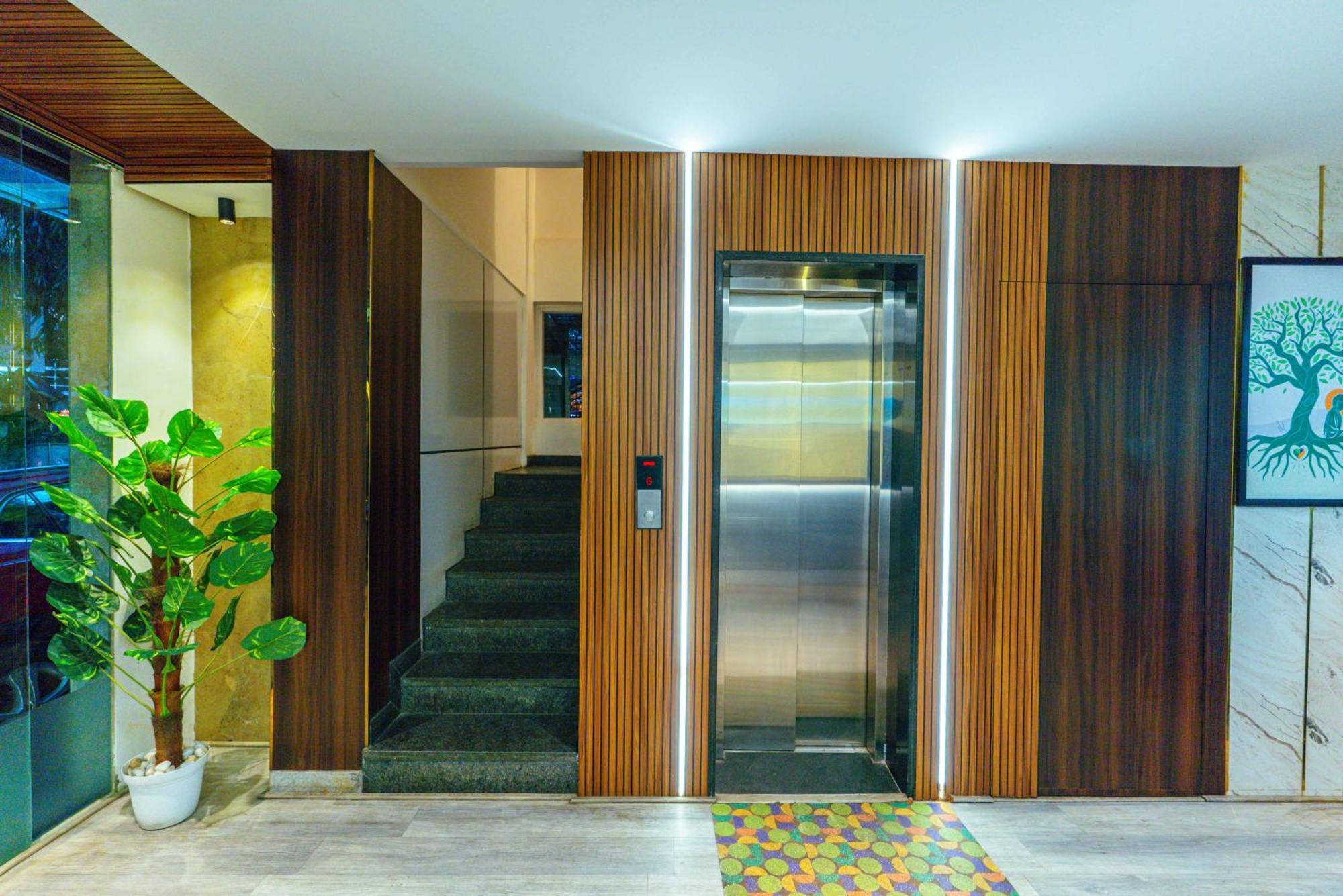 Treebo Elmas Grand Hotell Bangalore Exteriör bild